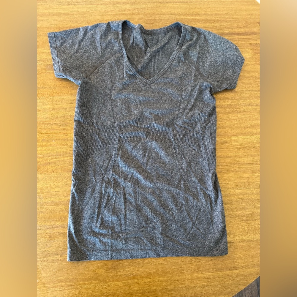 Gray V-Neck Lululemon swifty shirt